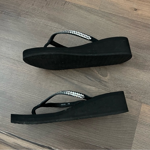 Yellow Box Custard Black Wedge Flip Flops - Embellished Rhinestone Straps Sz 7.5 - Picture 9 of 11